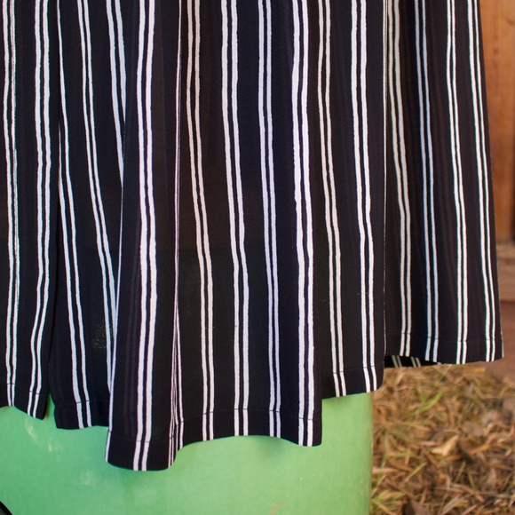 A.L.C 100% Silk Black & White Striped Button Down Skirt With Belt Size 10 - Picture 3 of 16